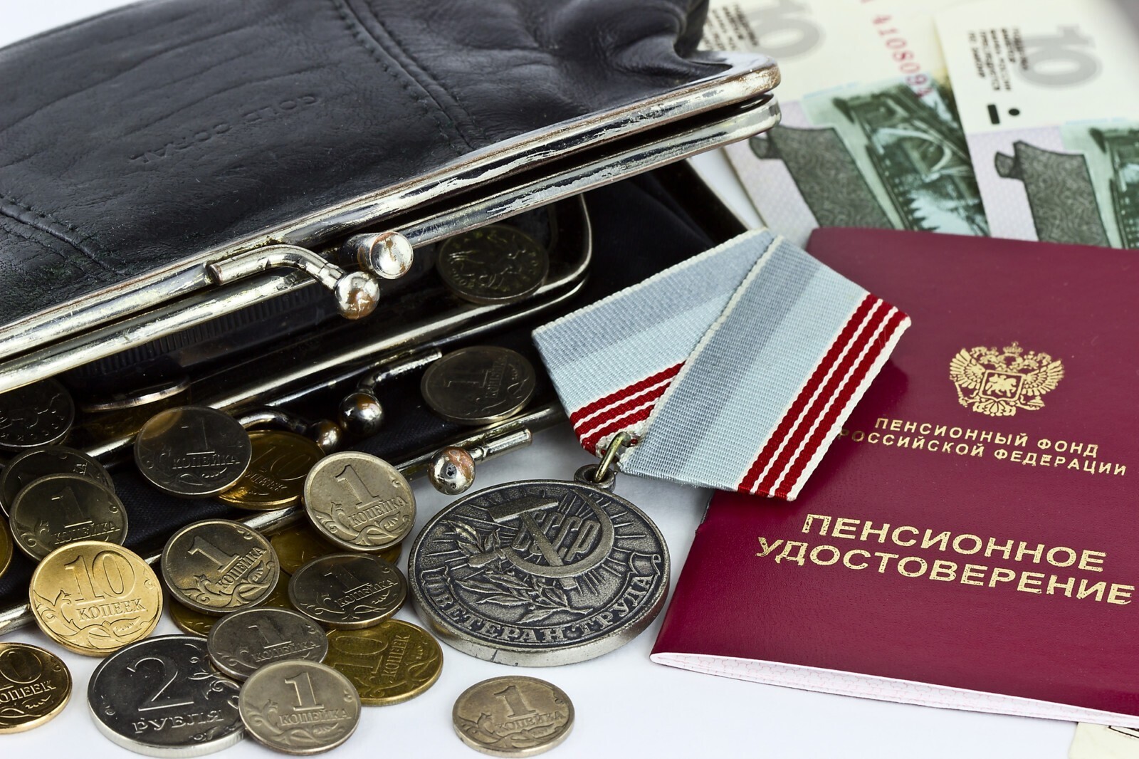 На пенсию копите самостоятельно. Обсуждаем новый законопроект