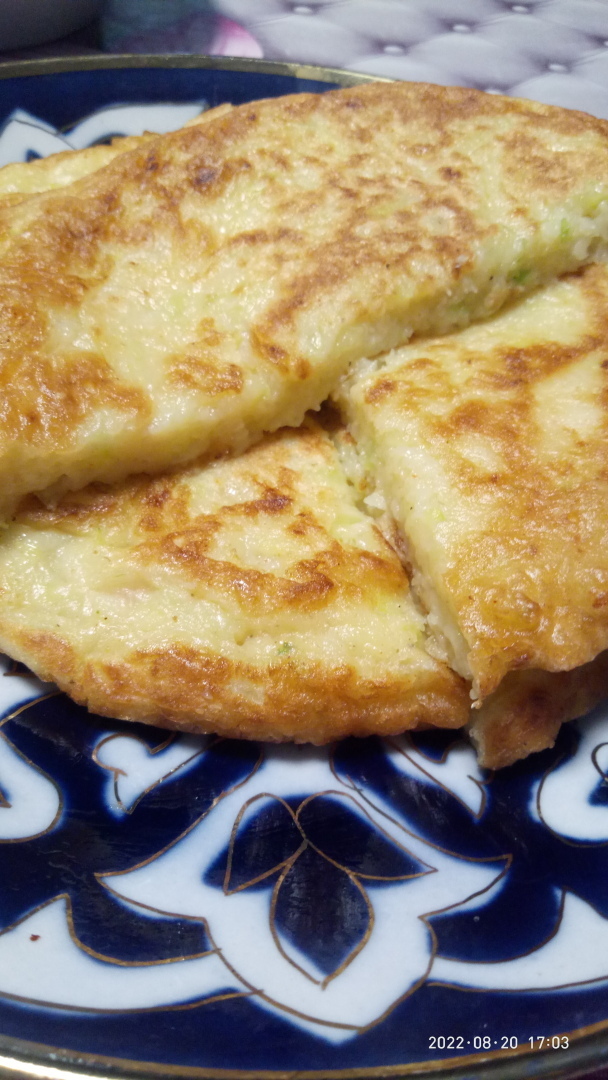 Обычные выходные домохозяйки или снова о кабачках. Блины из кабачков.