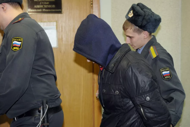 Нужно ли помогать в розыске преступника?