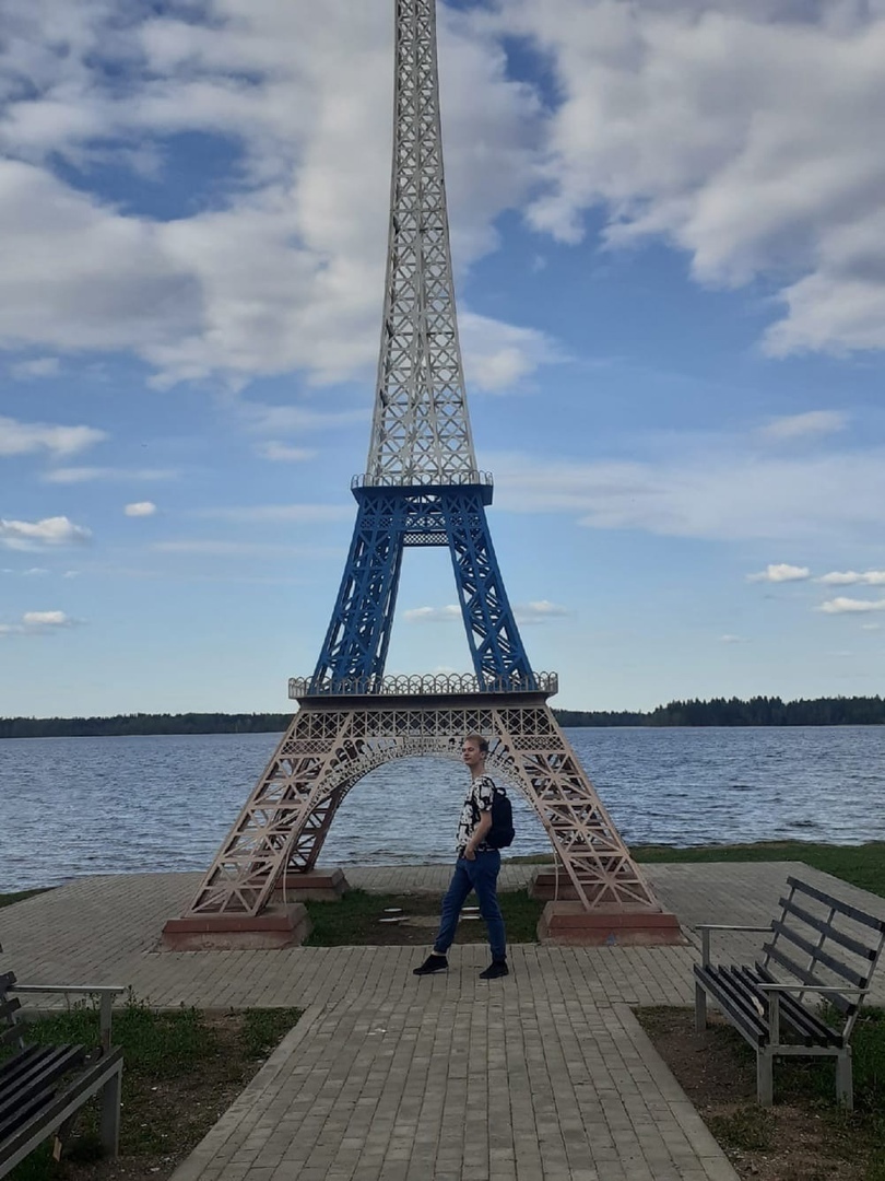 Приятно познакомиться! Я риэлтор, а это мой город!