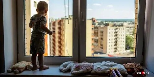 Падение ребенка из окна! Родители будьте внимательны к вашим детям!!!(((