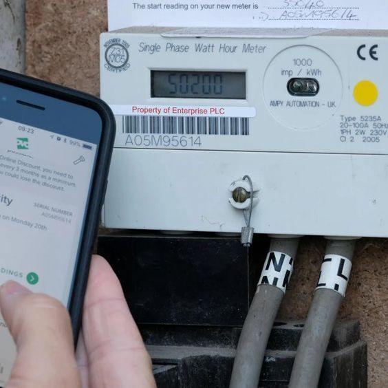 Обязан ли собственник за свой счет устанавливать и пломбировать умный счетчик?