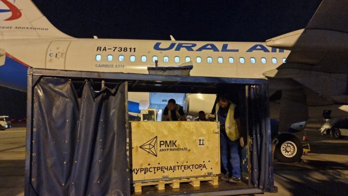 Тигр Гектор добрался до нового дома в «Утёсе». Знакомится с тайгой.