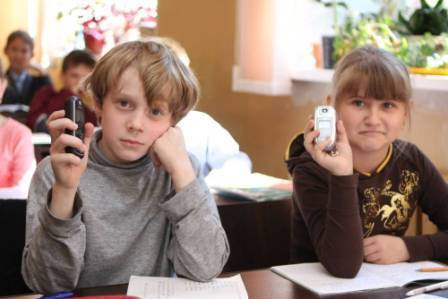 Будут ли учителя собирать телефоны учеников в школе перед уроком? Изменения правил в школе с 1 сентября 2022г