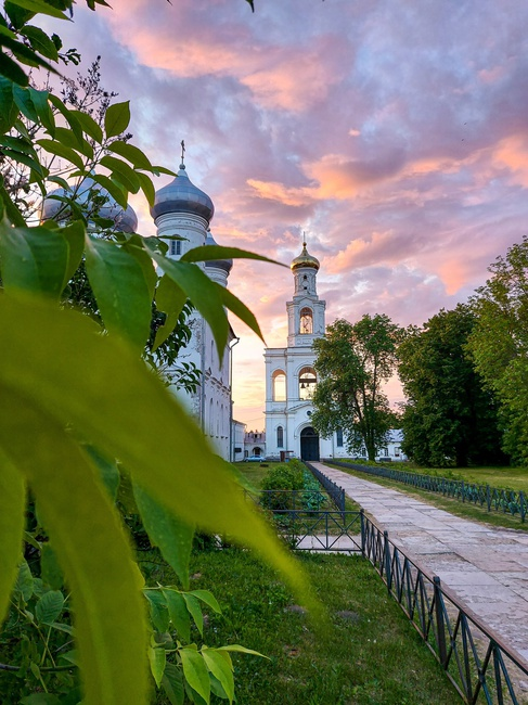 Великий Новгород. Свято-Юрьев мужской монастырь и его Георгиевский собор