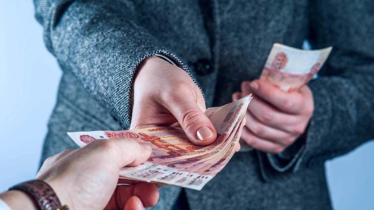 Знакомый не отдает долг. Что делать?