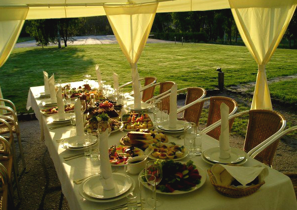 Корпоратив в выходной день. Обязан ли работник на нем присутствовать? Отказаться или согласиться?