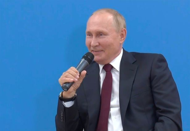 Порядочно ли Не прийти на похороны Горбачева нынешнему президенту РФ и сославшись на "Занятость" ? Похороны сегодня .