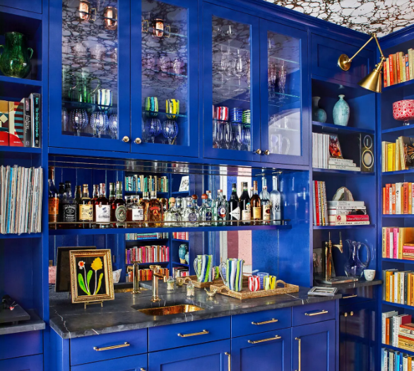 А вы хотите такое?Как создать домашний бар, который поразит ваших гостей.