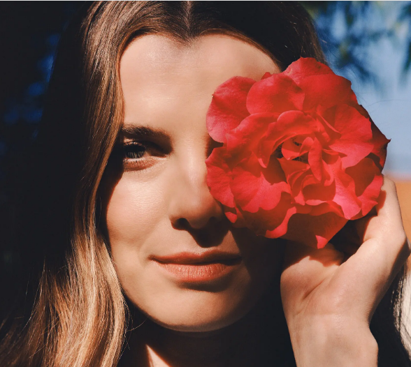 Яркая собеседница.