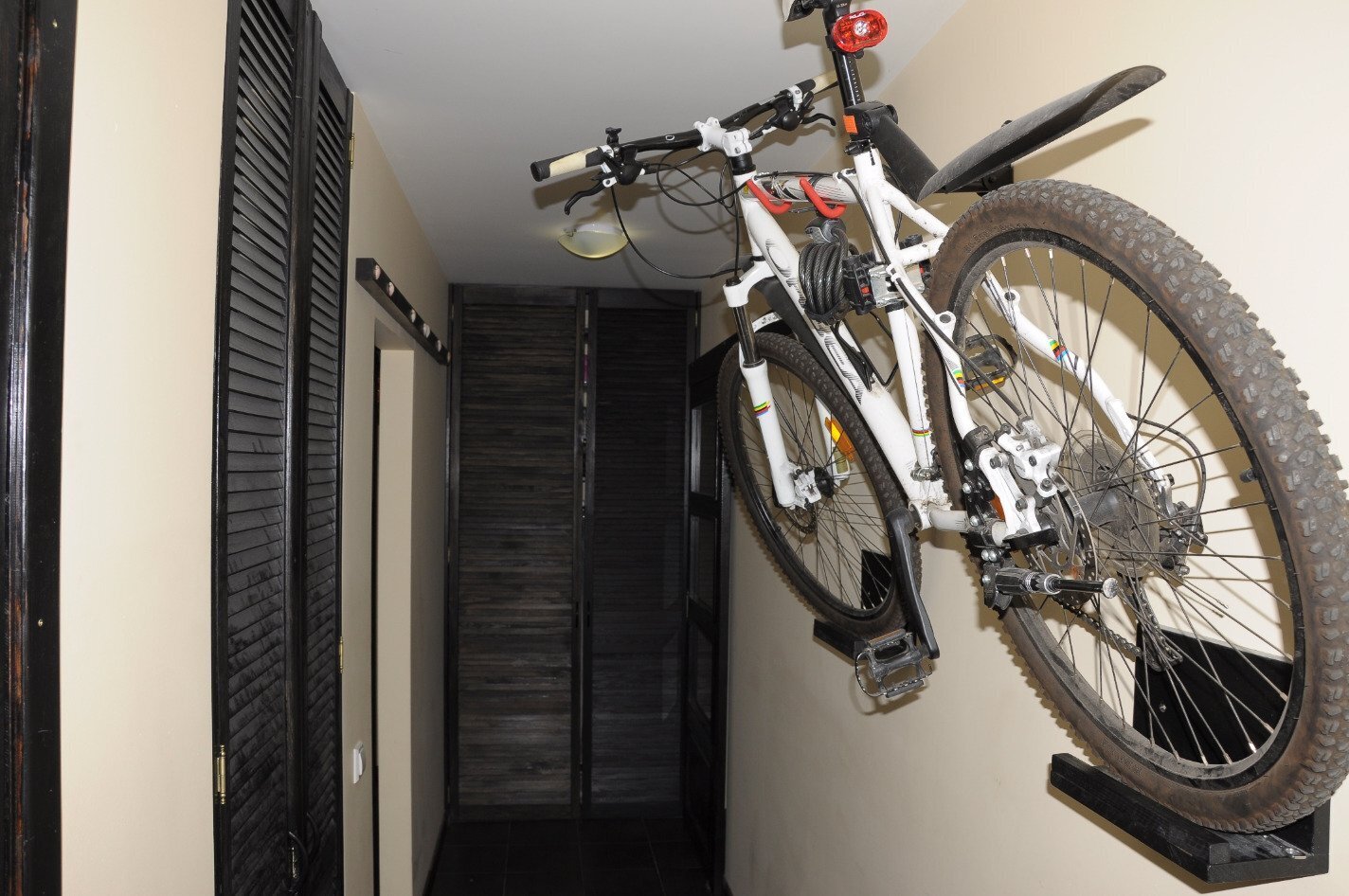 Велосипед в коридоре