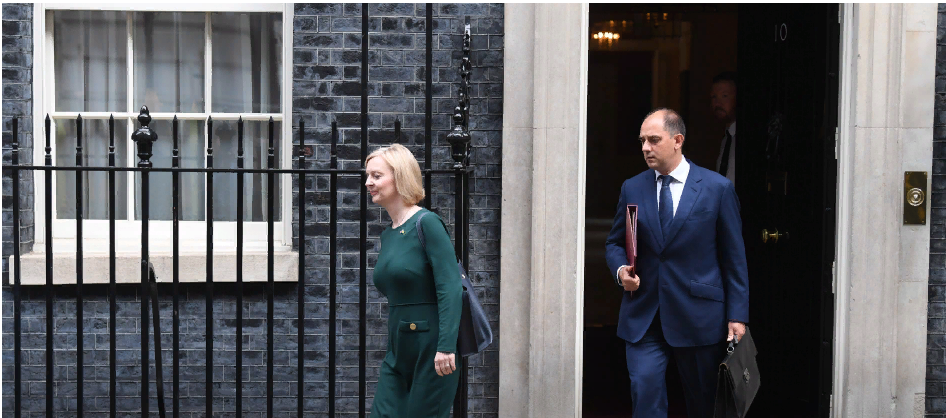 Новый лидер Великобритании излагает масштабный план ограничения цен на энергоносители