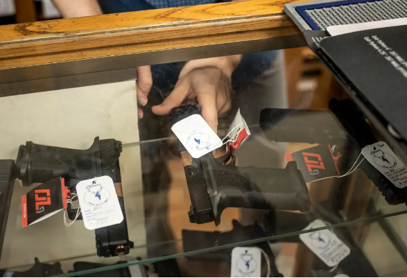 Продажи кредитных карт в оружейных магазинах будут помечены новым кодом