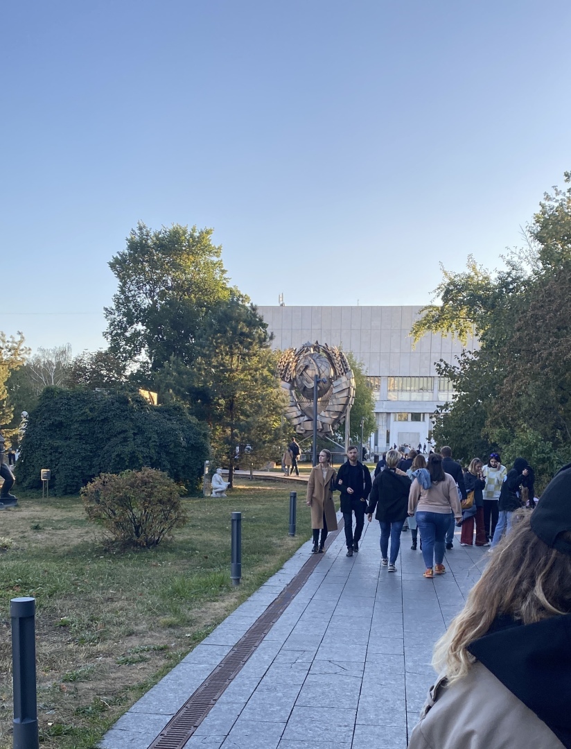 10 сентября. Как москвичи отгуляли свой первый день города. Неадекватность и аморальность молодежи