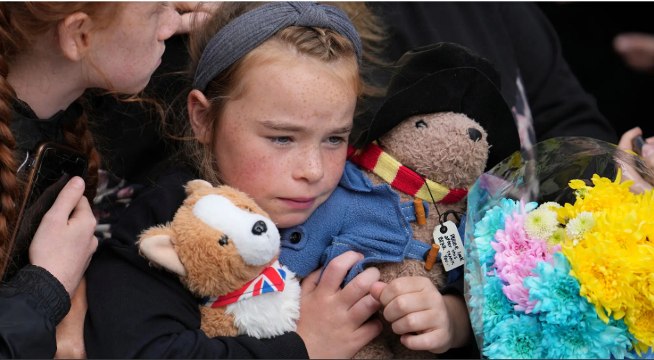 День, пропитанный древними традициями для нового короля