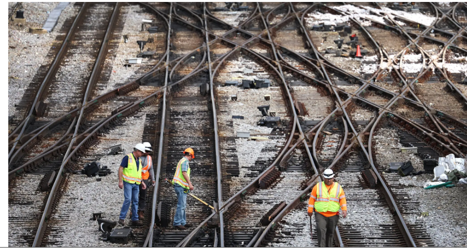 Байден маневрирует, пытаясь избежать разрушительной железнодорожной забастовки