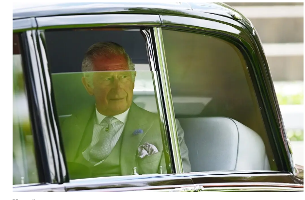 Анализ богатства королевской семьи.