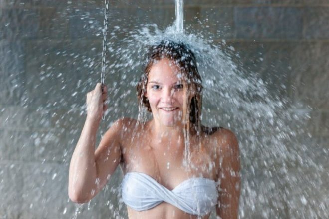 Холодный душ – сомнительное удовольствие. Или же - красота, отличное физическое и психологическое здоровье!