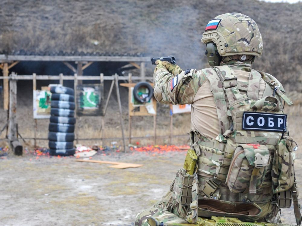 Ни шагу назад ! Герои Нашего Времени !