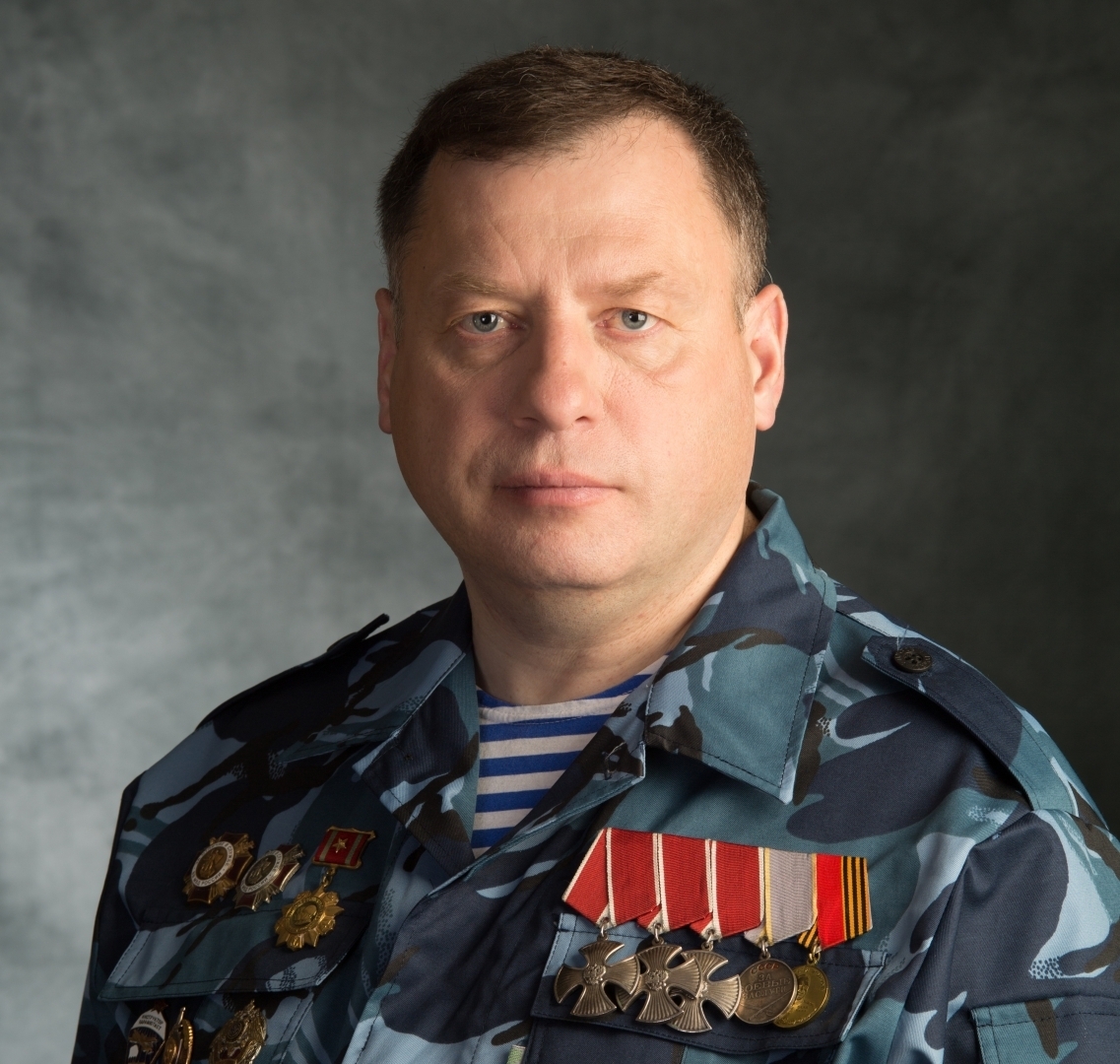 Депутат Госдумы РФ Юрий Швыткин едет в зону СВО. Он уже пятый. Необходимые навыки имеются.Но он боится за свою жизнь.И все равно Швыткин - мужик!