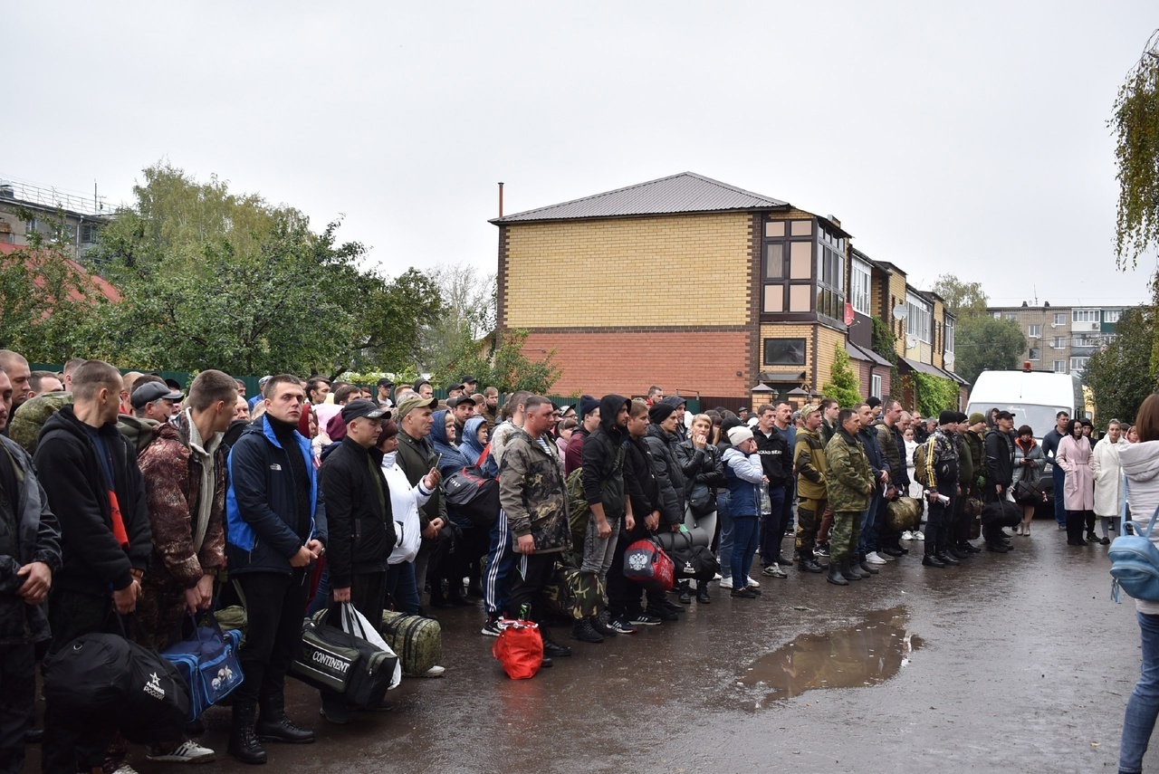 Ртищево провожает резервистов. Храни Вас Бог! Возвращайтесь живыми и здоровыми.Мы вас ждем.