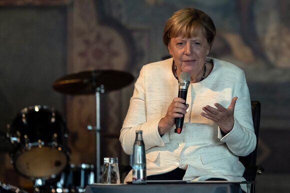 Меркель заявила, что для обеспечения безопасности Европы – участие России необходимо, несмотря на нынешнее время