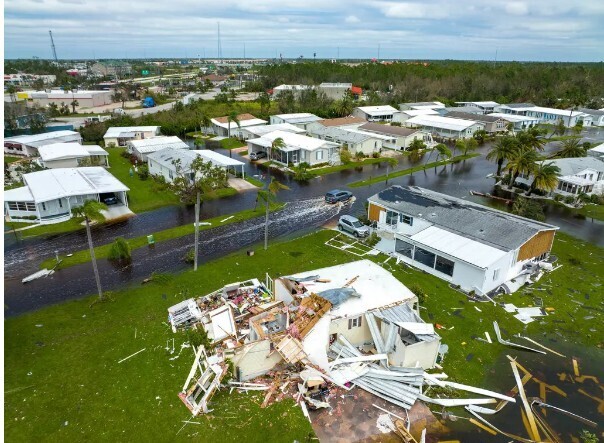 ДеСантис, однажды отказавшийся от помощи в случае урагана, обращается с петицией к президенту, которого он избил