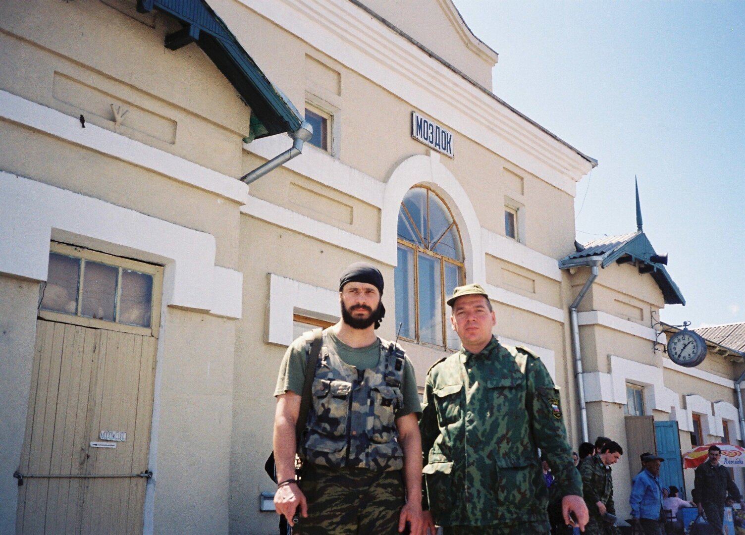 Интересно, а может ли отец-пенсионер, участник боевых действий, поехать на Украину вместо сына?