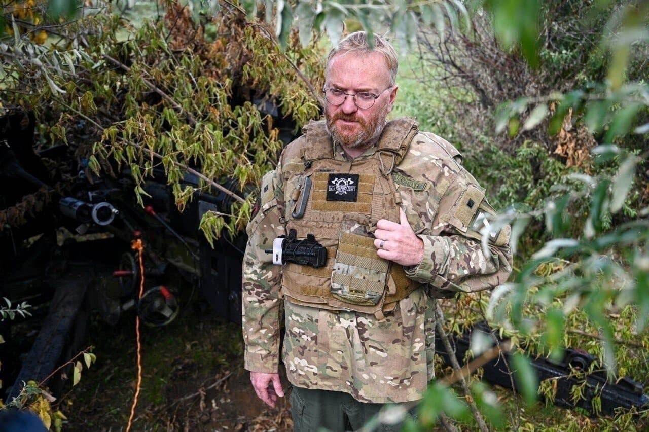 Как вы относитесь к введению обязательной службы в армии для будущих депутатов и представителей госслужбы?