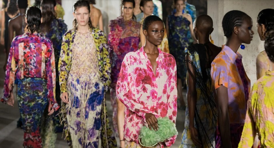 Морщины, морщины повсюду, но они выглядят так хорошо