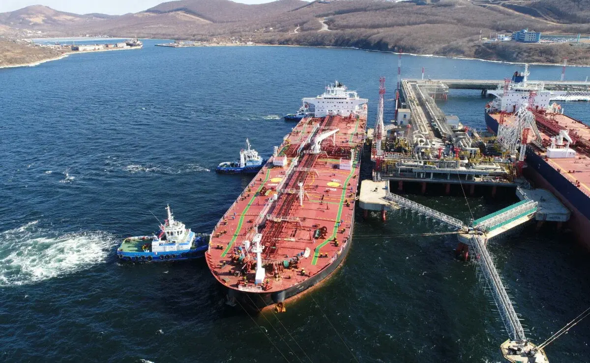 А что так можно было? Поставлять не нефть, а дизтопливо.