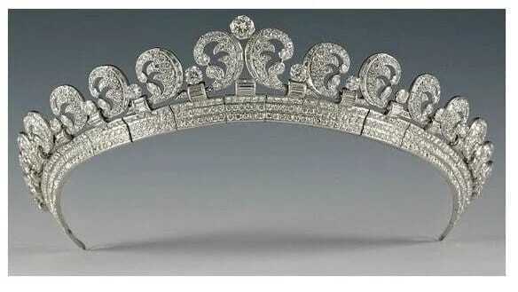 Что хранилось в шкатулке королевы Елизаветы ll? Самая роскошная и баснословно дорогая коллекция драгоценностей в мире.