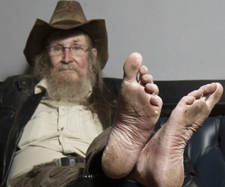 Граждане России, которые отказались вакцинироваться, до сих пор не могут вернуться на свои рабочие места. А это сильные духом люди.