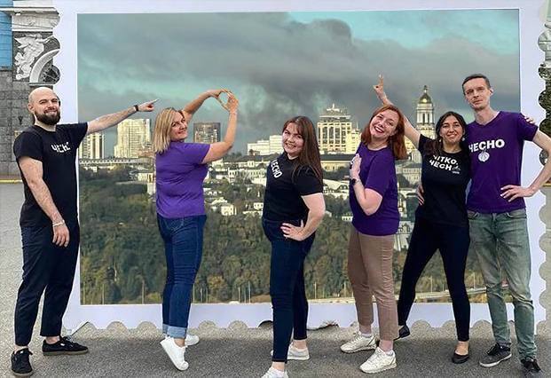 Эксперты о карме: Киевляне, почему не смеёмся?