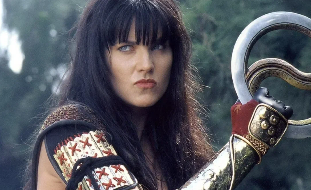 Всё ещё королева: как сегодня выглядит та самая Зена — самая привлекательная женщина в доспехах