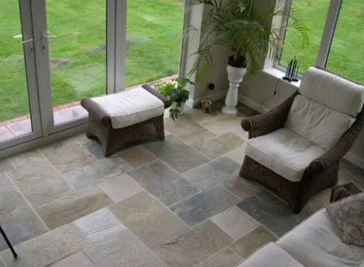 6 минусов отделки пола из натурального камня