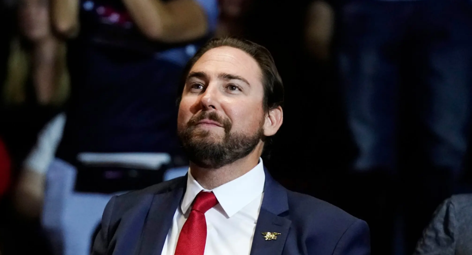 Новое поколение боевых ветеранов, следящих за Хаусом, наносит удар справа