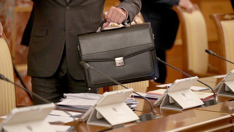 Двойная зарплата и почти 8,5 тысяч рублей суточные: вот столько будут обходиться бюджету чиновники, командированные на новые территории. Ну как Вам?