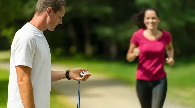 Как поддержать бегуна, во время занятии спортом, для этого не обязательно бегать рядом с ним.