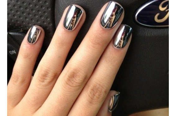 Вечерний маникюр с блестками своими руками