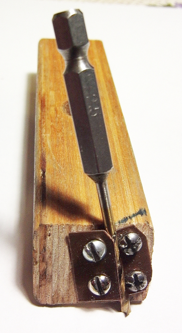 Приспособление для заточки мелких сверл 0,5 – 3 мм, от токаря профессионала.