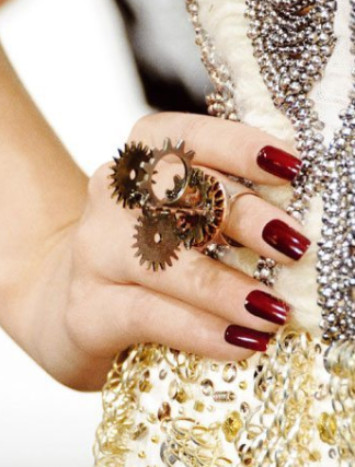 Вечерний маникюр с блестками своими руками