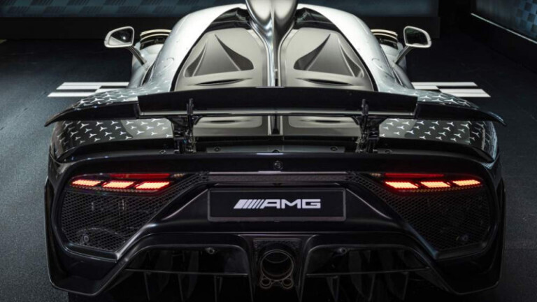 Mercedes-AMG One: Одна машина за 3,2 миллиона евро (Видео)