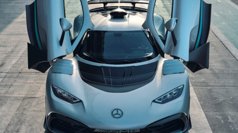 Mercedes-AMG One: Одна машина за 3,2 миллиона евро (Видео)