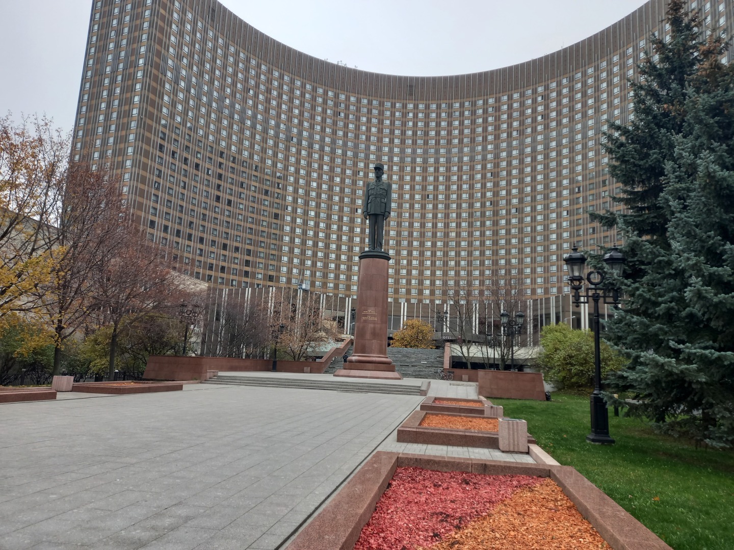 Война и Геродот: как это связалось с гостиницей "Космос"