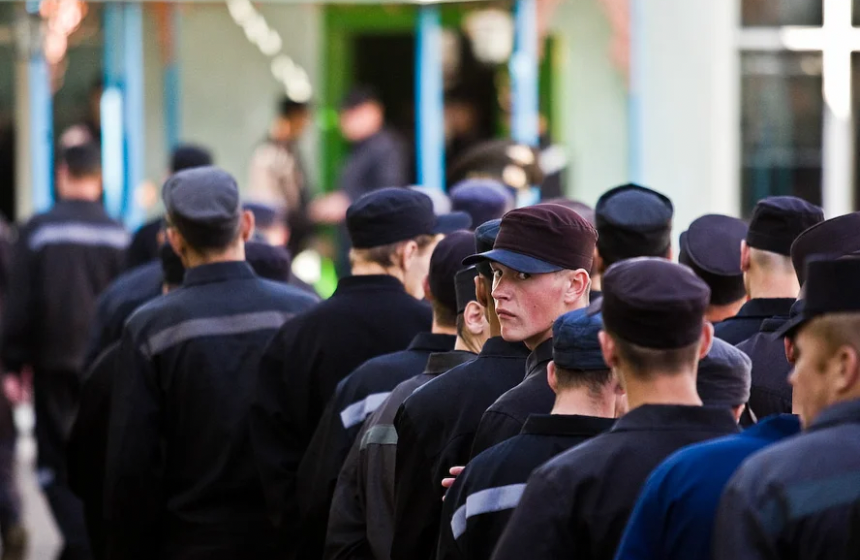 «А не сидел ли ты часом?» 11 привычек заключенных, от которых сложно избавиться даже на свободе. Опрос