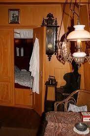 Непривычно: шкаф для сна