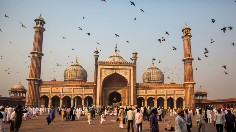 Какие города мира больше всего следят за своими жителями?