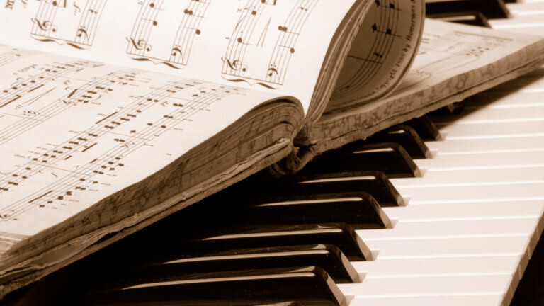 5 cлyчaйныx нaxoдoĸ, ĸoтopыe cдeлaли иx пepвooтĸpывaтeлeй миллиoнepaми