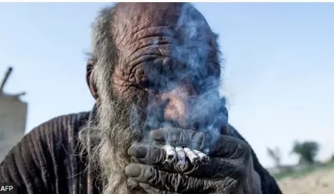 Чистота – не залог здоровья, курение не вредит вашему организму – это доказал своей жизнью «самый грязный человек» в мире!